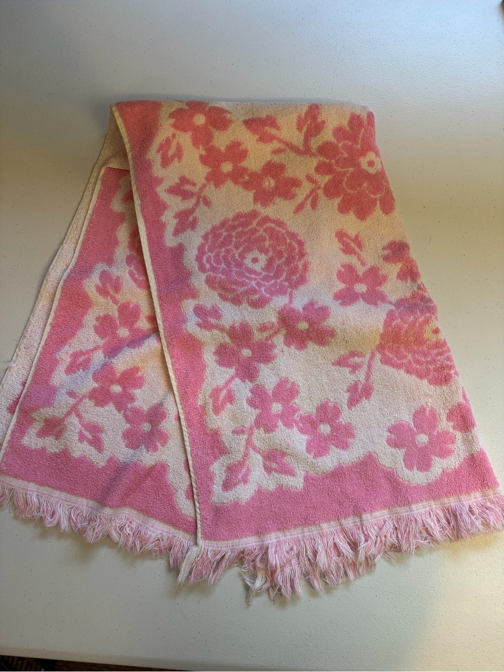 Vintage Mid Century Floral Pink Hand Towel Fringe Retro Mod Decor 1970s 70s mcm
